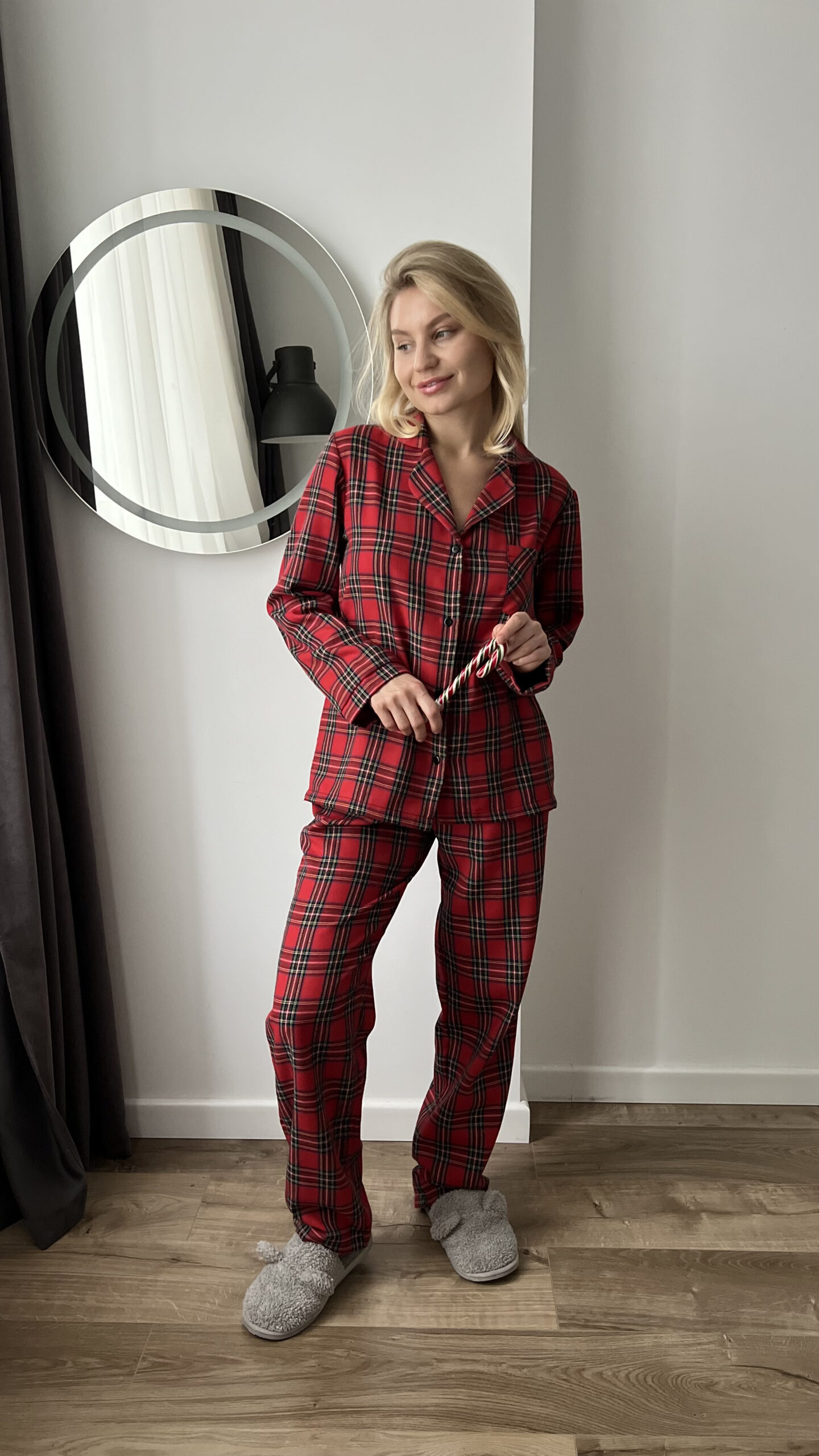 Women&rsquo;s Red Tartan Pyjama Set